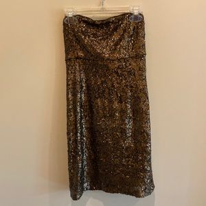 • Alice + Olivia Gold Sequin Embellished Dress
• Size 2, XS
• Strapless Mini